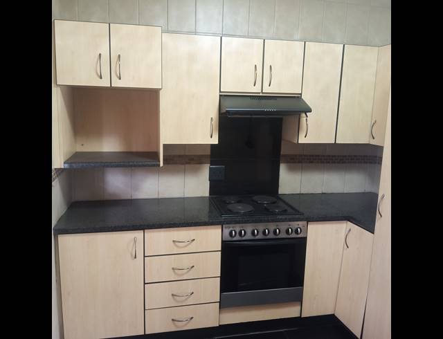 2 BEDROOM TOWNHOUSE FOR SALE IN LILIANTON